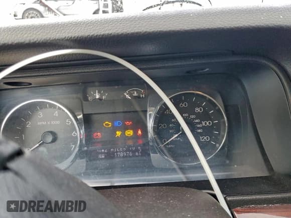 ✅ 2007 Lincoln MKZ • VIN: 3LNHM28T77R609500 • Lot: 94408775. Listed on Copart with 170,976 mi. Free auction sales archive from the USA and detailed vehicle history report at DreamBid. Image 9.