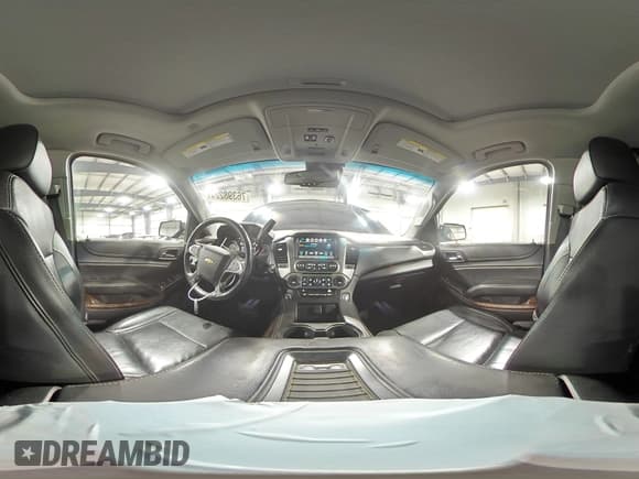 ✅ 2016 Chevrolet Suburban LT • VIN: 1GNSKHKC2GR260146 • Lot: 76398224. Wystawiony na Copart z przebiegiem 254 931 mil. Bezpłatny archiwum sprzedaży aukcyjnych z USA i szczegółowy raport historii pojazdu na DreamBid. Zdjęcie 15.