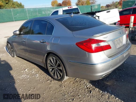 ✅ 2012 Hyundai Genesis R-Spec • VIN: KMHGC4DH5CU207506 • Лот: 43579449. Опубликован ранее на IAAI с пробегом 215 842 миль. Бесплатный доступ к архиву аукционных продаж из США и подробный отчёт об истории автомобиля на DreamBid. Изображение 3.