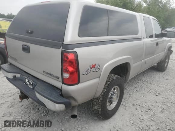 ✅ 2004 Chevrolet Silverado 2500HD LT • VIN: 1GCHK29194E131294 • Lot: 59079955. Wystawiony na Copart z przebiegiem 281 136 mil. Bezpłatny archiwum sprzedaży aukcyjnych z USA i szczegółowy raport historii pojazdu na DreamBid. Zdjęcie 3.