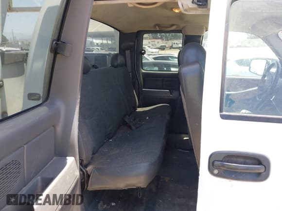 ✅ 2005 Chevrolet Silverado 2500HD • VIN: 1GBHC29U75E300984 • Лот: 42543498. Опубликован ранее на IAAI с пробегом 246 616 миль. Бесплатный доступ к архиву аукционных продаж из США и подробный отчёт об истории автомобиля на DreamBid. Изображение 8.