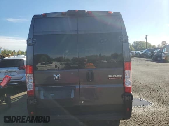 ✅ 2021 Ram ProMaster Cargo • VIN: 3C6MRVHG1ME574830 • Lot: 81255015. Wystawiony na Copart z przebiegiem 39 909 mil. Bezpłatny archiwum sprzedaży aukcyjnych z USA i szczegółowy raport historii pojazdu na DreamBid. Zdjęcie 6.