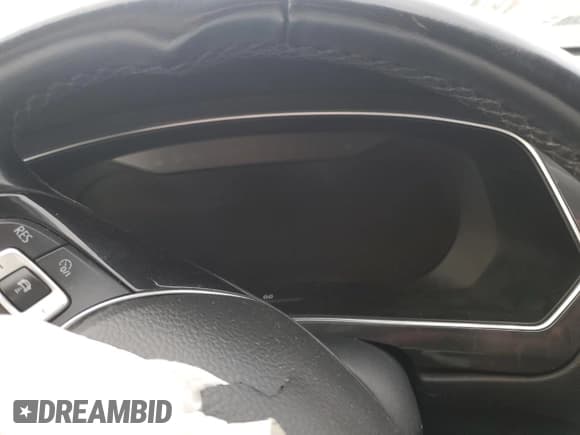 ✅ 2018 Volkswagen Tiguan SEL Premium • VIN: 3VV4B7AX8JM057790 • Lot: 85756355. Wystawiony na Copart z przebiegiem Nie podano. Bezpłatny archiwum sprzedaży aukcyjnych z USA i szczegółowy raport historii pojazdu na DreamBid. Zdjęcie 9.