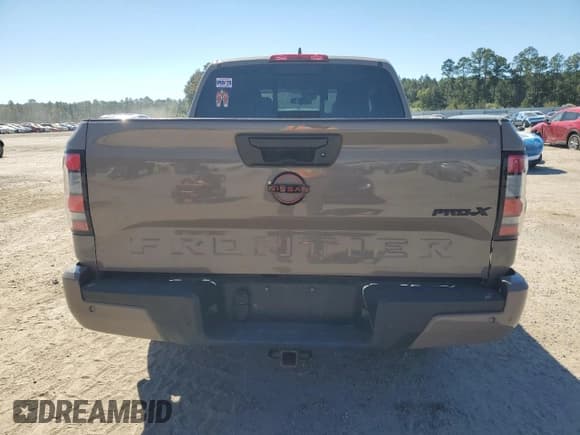 ✅ 2024 Nissan Frontier Pro-X • VIN: 1N6ED1EJ4RN611146 • Lot: 89513315. Wystawiony na Copart z przebiegiem 17 805 mil. Bezpłatny archiwum sprzedaży aukcyjnych z USA i szczegółowy raport historii pojazdu na DreamBid. Zdjęcie 6.