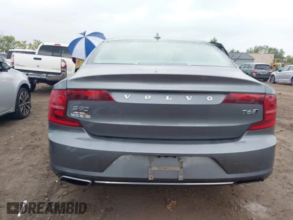 ✅ 2020 Volvo S90 Inscription • VIN: LVYA22ML9LP176158 • Lot: 43127474. Wystawiony na IAAI z przebiegiem 16 008 mil. Bezpłatny archiwum sprzedaży aukcyjnych z USA i szczegółowy raport historii pojazdu na DreamBid. Zdjęcie 16.