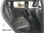 ✅ 2023 Jeep Cherokee Trailhawk • VIN: 1C4PJMBN9PD105666 • Lot: 71781754. Wystawiony na Copart z przebiegiem 13 684 mil. Bezpłatny archiwum sprzedaży aukcyjnych z USA i szczegółowy raport historii pojazdu na DreamBid. Zdjęcie 12.