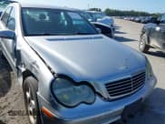 ✅ 2002 Mercedes-Benz C 230/260/280/320 • VIN: WDBRF64J62F146123 • Lot: 43333814. Wystawiony na IAAI z przebiegiem 251 727 mil. Bezpłatny archiwum sprzedaży aukcyjnych z USA i szczegółowy raport historii pojazdu na DreamBid. Zdjęcie 13.
