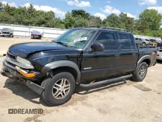 2004 Chevrolet S-10 LS z VIN 1GCDT13X24K118892, wystawiony jako Copart lot #68715225 z przebiegiem 190 696 mil mil oraz Szkoda całkowita • Salvage title. Historia ofert i sprzedaży dostępna na DreamBid. Obrazek 1.