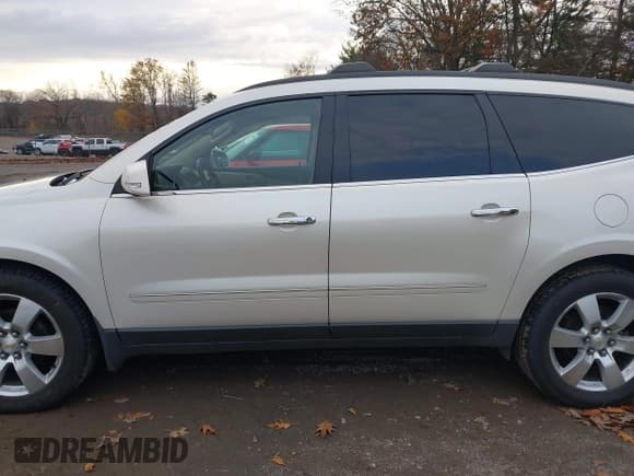 ✅ 2012 Chevrolet Traverse LTZ • VIN: 1GNKVLED1CJ379751 • Lot: 43660253. Wystawiony na IAAI z przebiegiem 162 225 mil. Bezpłatny archiwum sprzedaży aukcyjnych z USA i szczegółowy raport historii pojazdu na DreamBid. Zdjęcie 14.