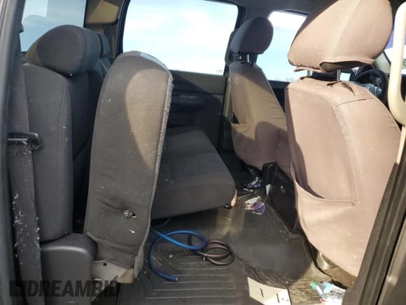 ✅ 2010 GMC Sierra 2500HD SLE • VIN: 1GT4K0B61AF117985 • Lot: 85198154. Wystawiony na Copart z przebiegiem Nie podano. Bezpłatny archiwum sprzedaży aukcyjnych z USA i szczegółowy raport historii pojazdu na DreamBid. Zdjęcie 10.