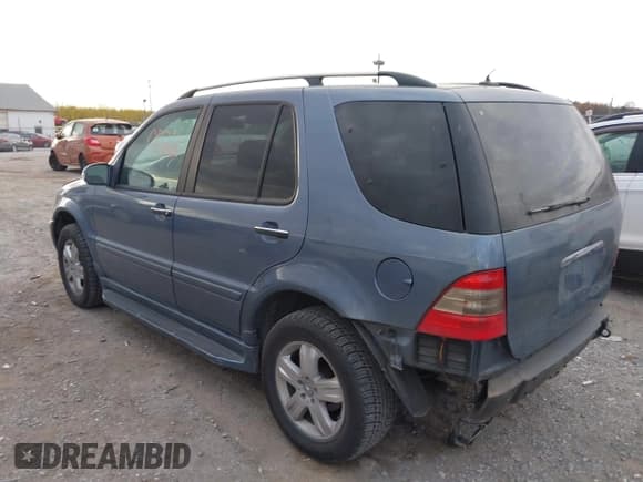 ✅ 2005 Mercedes-Benz M 350 • VIN: 4JGAB57E55A551762 • Lot: 40800022. Listed on IAAI with 174,828 mi. Free auction sales archive from the USA and detailed vehicle history report at DreamBid. Image 3.