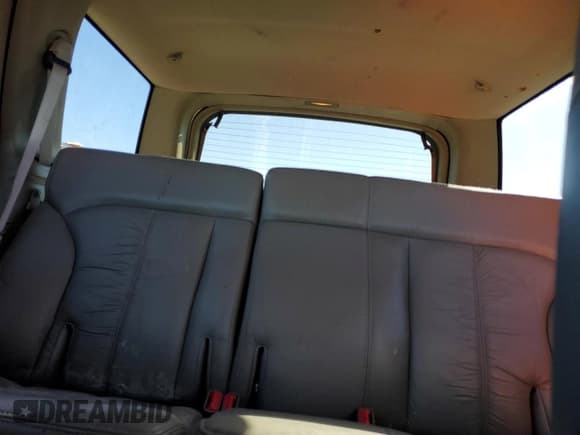 ✅ 1998 Chevrolet Blazer LS • VIN: 1GNDT13W2W2268048 • Lot: 92001915. Wystawiony na Copart z przebiegiem 96 551 mil. Bezpłatny archiwum sprzedaży aukcyjnych z USA i szczegółowy raport historii pojazdu na DreamBid. Zdjęcie 10.