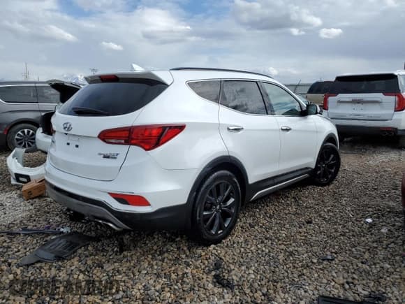 ✅ 2018 Hyundai Santa Fe Ultimate • VIN: 5NMZWDLA9JH105168 • Лот: 45507644. Опубликован ранее на Copart с пробегом 48 024 миль. Бесплатный доступ к архиву аукционных продаж из США и подробный отчёт об истории автомобиля на DreamBid. Изображение 3.