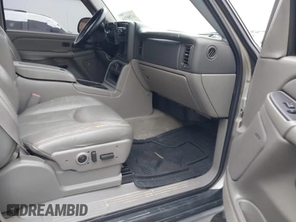 ✅ 2004 Chevrolet Tahoe LT • VIN: 1GNEK13Z34R161967 • Lot: 41288314. Listed on IAAI with 203,899 mi. Free auction sales archive from the USA and detailed vehicle history report at DreamBid. Image 5.