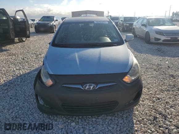 ✅ 2013 Hyundai Accent SE • VIN: KMHCU5AE0DU083089 • Лот: 70294494. Опубликован ранее на Copart с пробегом 132 082 миль. Бесплатный доступ к архиву аукционных продаж из США и подробный отчёт об истории автомобиля на DreamBid. Изображение 5.