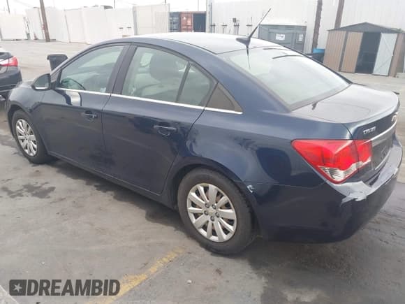 ✅ 2011 Chevrolet Cruze LS • VIN: 1G1PC5SH3B7104068 • Lot: 42592506. Listed on IAAI with 137,173 mi. Free auction sales archive from the USA and detailed vehicle history report at DreamBid. Image 3.