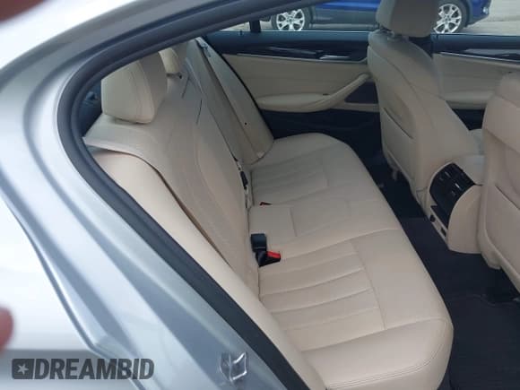 ✅ 2021 BMW 5 Series 530i xDrive • VIN: WBA13BJ09MCF80987 • Lot: 42878970. Listed on IAAI with 72,951 mi. Free auction sales archive from the USA and detailed vehicle history report at DreamBid. Image 8.