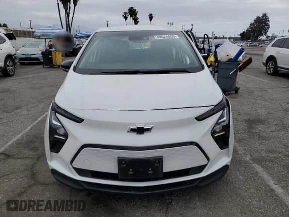 ✅ 2023 Chevrolet Bolt EV 1LT • VIN: 1G1FW6S00P4120790 • Lot: 49525855. Wystawiony na Copart z przebiegiem 18 780 mil. Bezpłatny archiwum sprzedaży aukcyjnych z USA i szczegółowy raport historii pojazdu na DreamBid. Zdjęcie 5.