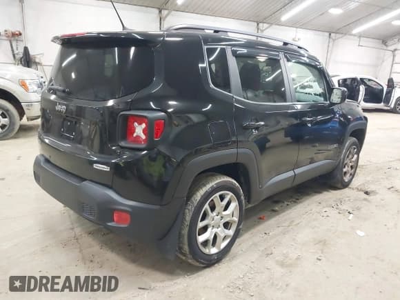 ✅ 2017 Jeep Renegade Latitude • VIN: ZACCJBBB3HPG13241 • Lot: 43547887. Listed on IAAI with 81,363 mi. Free auction sales archive from the USA and detailed vehicle history report at DreamBid. Image 4.
