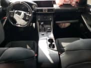 ✅ 2017 Lexus IS 200t • VIN: JTHBA1D25H5039901 • Lot: 85864495. Wystawiony na Copart z przebiegiem 90 000 mil. Bezpłatny archiwum sprzedaży aukcyjnych z USA i szczegółowy raport historii pojazdu na DreamBid. Zdjęcie 8.