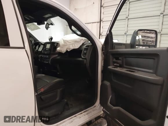 ✅ 2023 Ram 2500 Tradesman • VIN: 3C6UR5HL0PG529660 • Lot: 41491722. Listed on IAAI with 43,672 mi. Free auction sales archive from the USA and detailed vehicle history report at DreamBid. Image 5.