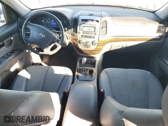 ✅ 2012 Hyundai Santa Fe SE • VIN: 5XYZHDAG2CG145428 • Lot: 81672604. Listed on Copart with 89,987 mi. Free auction sales archive from the USA and detailed vehicle history report at DreamBid. Image 8.