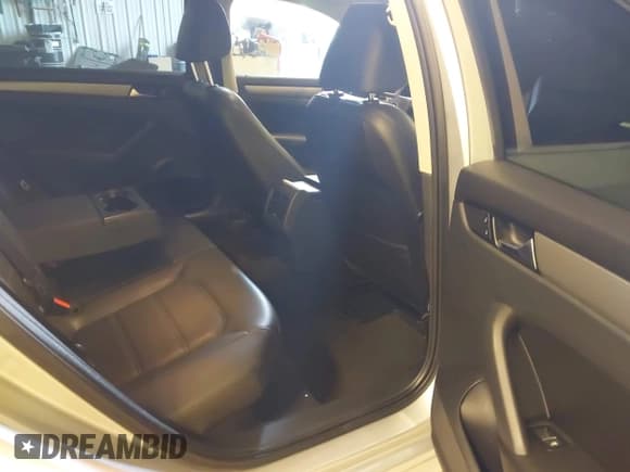 ✅ 2014 Volkswagen Passat SE • VIN: 1VWBN7A39EC004076 • Лот: 43632999. Опубликован ранее на IAAI с пробегом 95 161 миль. Бесплатный доступ к архиву аукционных продаж из США и подробный отчёт об истории автомобиля на DreamBid. Изображение 8.