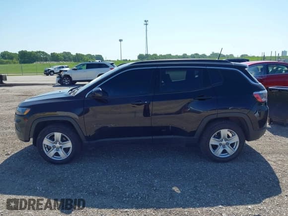 ✅ 2022 Jeep Compass Latitude • VIN: 3C4NJCBB6NT213452 • Lot: 42559226. Listed on IAAI with 78,025 mi. Free auction sales archive from the USA and detailed vehicle history report at DreamBid. Image 14.