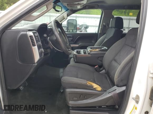 ✅ 2015 Chevrolet Silverado 2500HD LT • VIN: 1GC1KVEG8FF161042 • Lot: 52849325. Wystawiony na Copart z przebiegiem Nie podano. Bezpłatny archiwum sprzedaży aukcyjnych z USA i szczegółowy raport historii pojazdu na DreamBid. Zdjęcie 7.