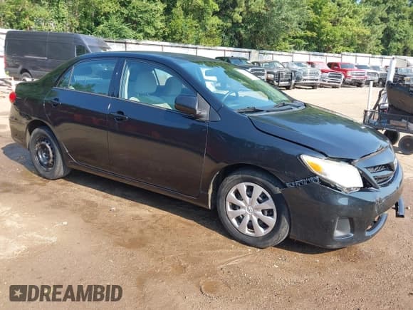 ✅ 2013 Toyota Corolla L • VIN: 5YFBU4EE0DP122815 • Lot: 42925747. Wystawiony na IAAI z przebiegiem 171 907 mil. Bezpłatny archiwum sprzedaży aukcyjnych z USA i szczegółowy raport historii pojazdu na DreamBid. Zdjęcie 1.