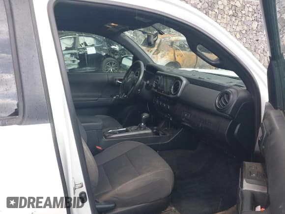 ✅ 2017 Toyota Tacoma TRD Sport • VIN: 3TMCZ5AN6HM120792 • Lot: 43463796. Listed on IAAI with 112,007 mi. Free auction sales archive from the USA and detailed vehicle history report at DreamBid. Image 5.