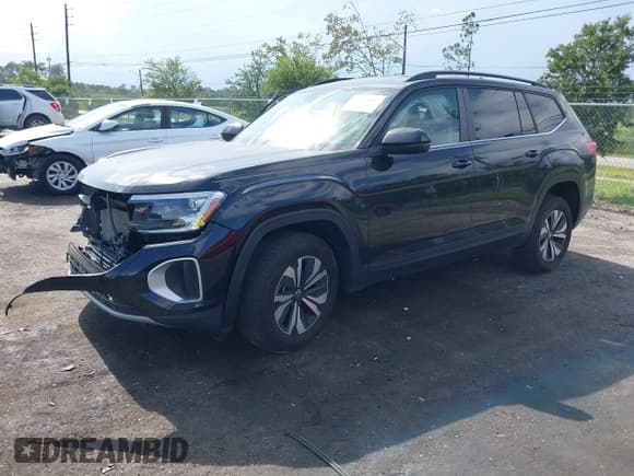 ✅ 2024 Volkswagen Atlas SE • VIN: 1V2DR2CA1RC576374 • Lot: 42491607. Listed on IAAI with 23,355 mi. Free auction sales archive from the USA and detailed vehicle history report at DreamBid. Image 2.