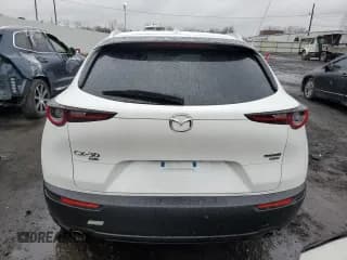 ✅ 2023 Mazda CX-30 Premium • VIN: 3MVDMBDY3PM546539 • Lot: 45404174. Wystawiony na Copart z przebiegiem 4 658 mil. Bezpłatny archiwum sprzedaży aukcyjnych z USA i szczegółowy raport historii pojazdu na DreamBid. Zdjęcie 6.