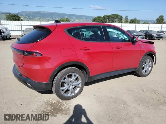 2024 Dodge Hornet R/T z VIN ZACPDFCW6R3A19821, wystawiony jako Copart lot #53829735 z przebiegiem 8 471 mil mil oraz Szkoda całkowita • Salvage title. Historia ofert i sprzedaży dostępna na DreamBid. Obrazek 3.