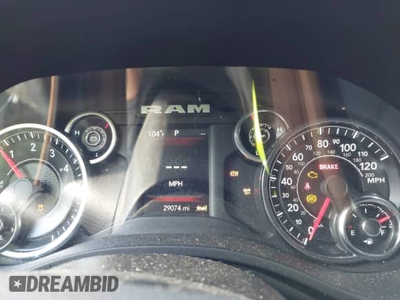 2021 Ram 1500 Tradesman z VIN 1C6SRFCT6MN817223, wystawiony jako IAAI lot #43365461 z przebiegiem 29 074 mil mil oraz . Historia ofert i sprzedaży dostępna na DreamBid. Obrazek 7.