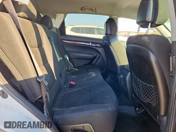 ✅ 2014 Kia Sorento LX • VIN: 5XYKT3A66EG465842 • Lot: 93098945. Listed on Copart with 249,538 mi. Free auction sales archive from the USA and detailed vehicle history report at DreamBid. Image 11.