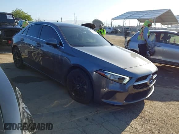 ✅ 2019 Mercedes-Benz A 220 • VIN: WDD3G4EB6KW033049 • Lot: 42211681. Wystawiony na IAAI z przebiegiem 35 186 mil. Bezpłatny archiwum sprzedaży aukcyjnych z USA i szczegółowy raport historii pojazdu na DreamBid. Zdjęcie 1.