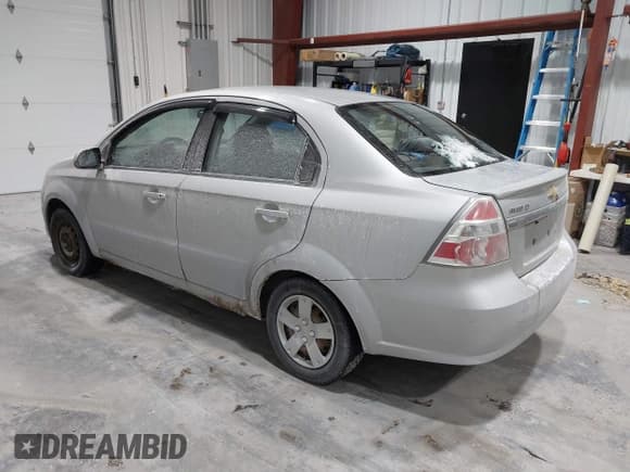 ✅ 2010 Chevrolet Aveo 1LT • VIN: KL1TD5DEXAB101600 • Lot: 41251330. Wystawiony na IAAI z przebiegiem 142 581 mil. Bezpłatny archiwum sprzedaży aukcyjnych z USA i szczegółowy raport historii pojazdu na DreamBid. Zdjęcie 3.