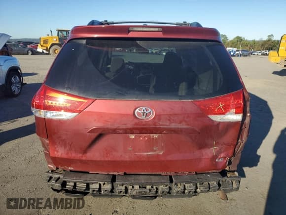 ✅ 2012 Toyota Sienna LE AAS • VIN: 5TDKK3DCXCS217873 • Lot: 84035195. Listed on Copart with 147,923 mi. Free auction sales archive from the USA and detailed vehicle history report at DreamBid. Image 6.