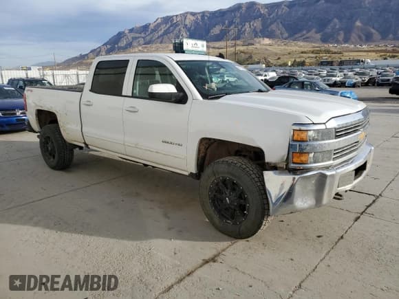 ✅ 2017 Chevrolet Silverado 2500HD LT • VIN: 1GC1KVEG3HF102838 • Лот: 90670405. Опубликован ранее на Copart с пробегом 117 870 миль. Бесплатный доступ к архиву аукционных продаж из США и подробный отчёт об истории автомобиля на DreamBid. Изображение 4.