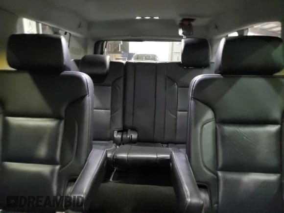 ✅ 2018 Chevrolet Suburban LT • VIN: 1GNSKHKC3JR175386 • Lot: 92799155. Listed on Copart with 204,955 mi. Free auction sales archive from the USA and detailed vehicle history report at DreamBid. Image 10.