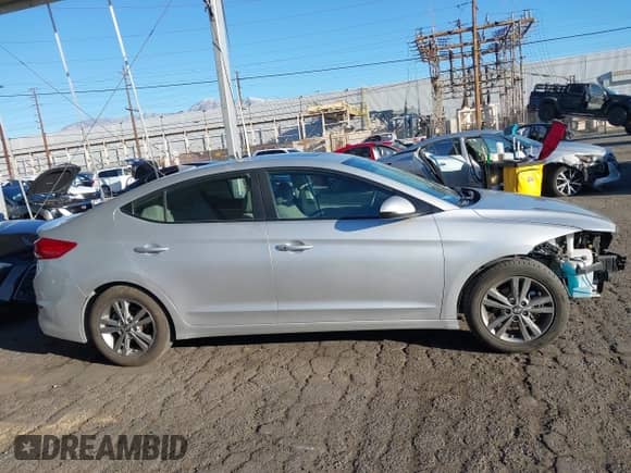 ✅ 2018 Hyundai Elantra Value Edition • VIN: 5NPD84LF8JH318308 • Лот: 43455318. Опубликован ранее на IAAI с пробегом 68 739 миль. Бесплатный доступ к архиву аукционных продаж из США и подробный отчёт об истории автомобиля на DreamBid. Изображение 14.