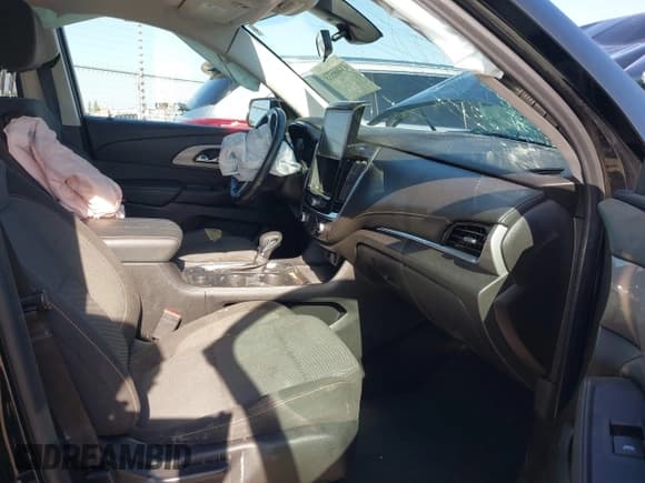 ✅ 2021 Chevrolet Traverse LT Cloth • VIN: 1GNERGKW7MJ236528 • Lot: 43406533. Wystawiony na IAAI z przebiegiem 59 484 mil. Bezpłatny archiwum sprzedaży aukcyjnych z USA i szczegółowy raport historii pojazdu na DreamBid. Zdjęcie 5.