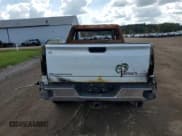 ✅ 2022 Chevrolet Silverado 2500HD • VIN: 1GC2YPEYXNF301095 • Lot: 84425725. Wystawiony na Copart z przebiegiem Nie podano. Bezpłatny archiwum sprzedaży aukcyjnych z USA i szczegółowy raport historii pojazdu na DreamBid. Zdjęcie 6.