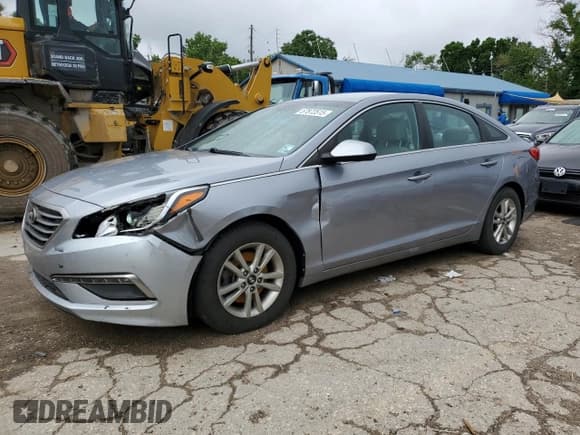 ✅ 2015 Hyundai Sonata SE • VIN: 5NPE24AF8FH149228 • Lot: 57872515. Wystawiony na Copart z przebiegiem 136 628 mil. Bezpłatny archiwum sprzedaży aukcyjnych z USA i szczegółowy raport historii pojazdu na DreamBid. Zdjęcie 1.