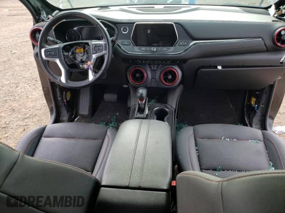 2021 Chevrolet Blazer RS z VIN 3GNKBKRS2MS515770, wystawiony jako Copart lot #58740134 z przebiegiem Nie podano mil oraz Szkoda całkowita • Salvage title. Historia ofert i sprzedaży dostępna na DreamBid. Obrazek 8.