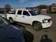 2008 Dodge Dakota ST z VIN 1D7HW28K38S511212, wystawiony jako Copart lot #77956004 z przebiegiem 195 316 mil mil oraz Szkoda całkowita • Salvage title. Historia ofert i sprzedaży dostępna na DreamBid. Obrazek 4.