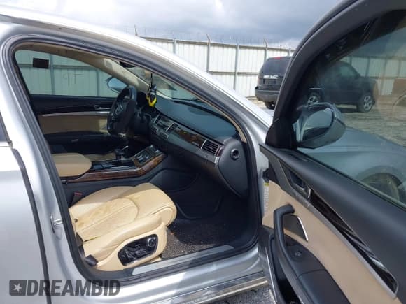 ✅ 2011 Audi A8 • VIN: WAUAVAFD7BN006743 • Lot: 43061393. Wystawiony na IAAI z przebiegiem Nie podano. Bezpłatny archiwum sprzedaży aukcyjnych z USA i szczegółowy raport historii pojazdu na DreamBid. Zdjęcie 5.