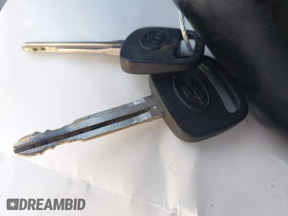 ✅ 2015 Toyota Yaris L • VIN: VNKJTUD36FA036518 • Лот: 41233406. Опубликован ранее на IAAI с пробегом 138 481 миль. Бесплатный доступ к архиву аукционных продаж из США и подробный отчёт об истории автомобиля на DreamBid. Изображение 11.