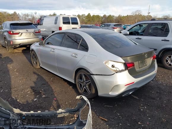 ✅ 2021 Mercedes-Benz A 220 • VIN: W1K3G4FBXMJ273221 • Lot: 41829672. Listed on IAAI with 39,164 mi. Free auction sales archive from the USA and detailed vehicle history report at DreamBid. Image 3.